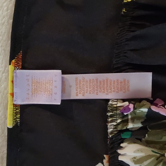 💜Floral cropped tank top from SAVAGE - Picture 3 of 3